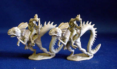 Gilla worm on war newt (2)